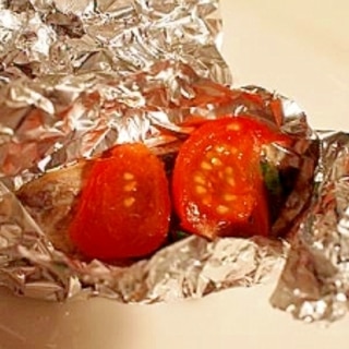 鰯のホイル焼き　ミディアムトマトと生バジル